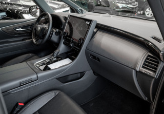 Новый Toyota Alphard 2024 (16 фото)