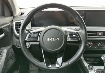 Подержанный автомобиль Kia Seltos 2023 года (12 фото)