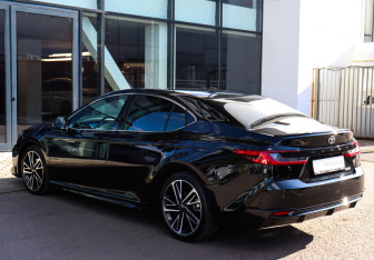 Подержанный автомобиль Toyota Camry Sedan 2024 года (6 фото)