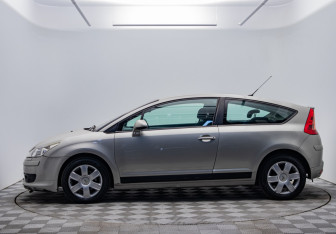 Подержанный автомобиль Citroen C4 Hatchback 2008 года (8 фото)