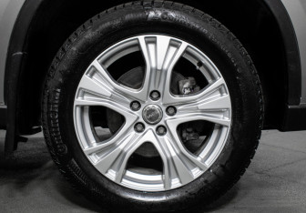 Подержанный автомобиль Nissan X-Trail 2008 года (13 фото)