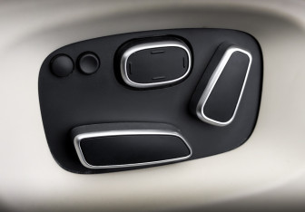 Подержанный автомобиль Land Rover Range Rover 2015 года (21 фото)