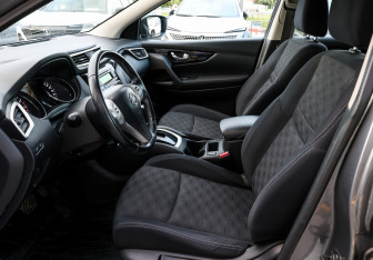 Подержанный автомобиль Nissan Qashqai 2017 года (15 фото)