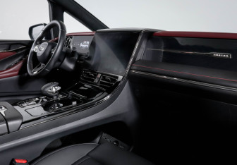 Подержанный автомобиль GAC M8 2024 года (9 фото)