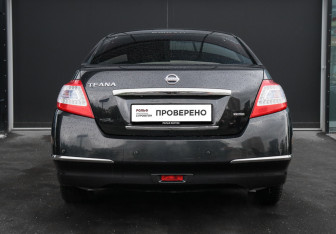 Подержанный автомобиль Nissan Teana 2011 года (5 фото)