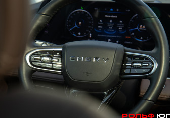 Подержанный автомобиль Chery Tiggo 8 Pro Max 2023 года (16 фото)