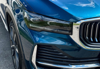 Подержанный автомобиль Geely Monjaro 2023 года (24 фото)