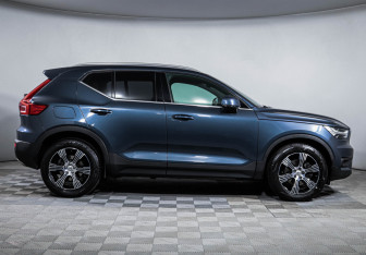 Подержанный автомобиль Volvo XC40 2019 года (4 фото)
