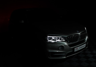 Подержанный автомобиль BMW X5 2015 года (20 фото)