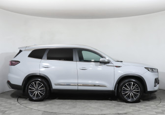 Подержанный автомобиль Chery Tiggo 8 Pro Max 2024 года (4 фото)