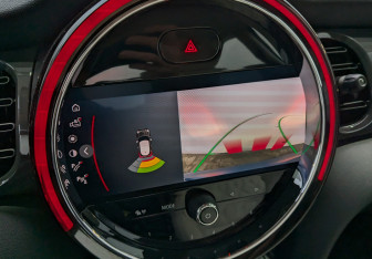 Подержанный автомобиль MINI Hatch 2021 года (28 фото)