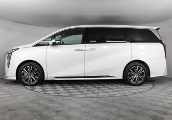 Подержанный автомобиль GAC M8 2025 года (8 фото)