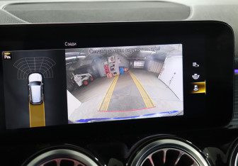 Подержанный автомобиль Mercedes-Benz GLB 2021 года (20 фото)