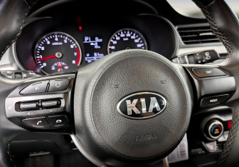 Подержанный автомобиль Kia Rio Hatchback 2019 года (24 фото)