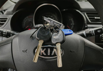 Подержанный автомобиль Kia Rio Sedan 2012 года (15 фото)