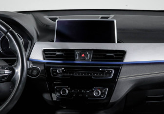 Подержанный автомобиль BMW X2 2019 года (13 фото)