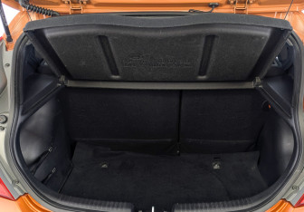 Подержанный автомобиль Hyundai Solaris Hatchback 2015 года (10 фото)