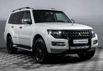 Подержанный автомобиль Mitsubishi Pajero 2019 года (3 фото)
