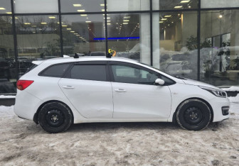 Подержанный автомобиль Kia Ceed Wagon 2018 года (4 фото)
