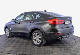 Подержанный автомобиль BMW X6 2015 года (7 фото)