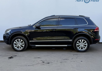 Подержанный автомобиль Volkswagen Touareg 2012 года (8 фото)