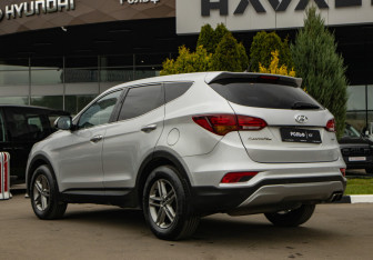 Подержанный автомобиль Hyundai Santa Fe 2015 года (5 фото)