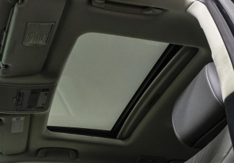 Подержанный автомобиль Toyota Land Cruiser Suv 2010 года (20 фото)