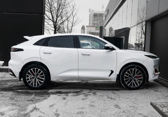 Подержанный автомобиль Changan UNI-K 2023 года (4 фото)