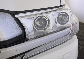 Подержанный автомобиль Toyota Land Cruiser Suv 2015 года (11 фото)