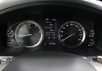 Подержанный автомобиль Lexus LX 2020 года (15 фото)