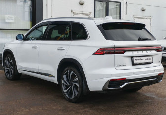 Подержанный автомобиль Geely Monjaro 2023 года (7 фото)