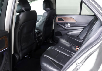 Подержанный автомобиль Mercedes-Benz GLE 2019 года (12 фото)
