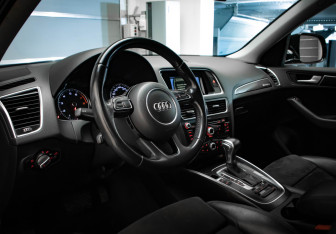 Подержанный автомобиль Audi Q5 2015 года (7 фото)