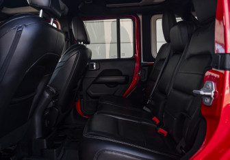 Подержанный автомобиль Jeep Wrangler 2018 года (20 фото)
