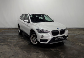 Подержанный автомобиль BMW X1 2017 года (3 фото)