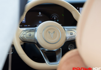 Подержанный автомобиль Voyah Free 2022 года (12 фото)