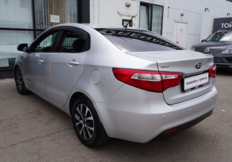 Подержанный автомобиль Kia Rio Sedan 2014 года (7 фото)
