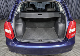 Подержанный автомобиль Skoda Fabia Wagon 2012 года (9 фото)