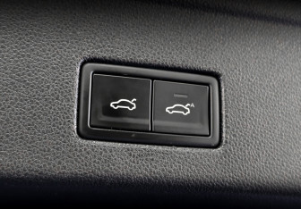 Подержанный автомобиль Volkswagen Touareg 2019 года (25 фото)