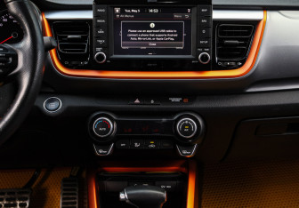 Подержанный автомобиль Kia Stonic 2018 года (10 фото)
