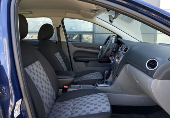 Подержанный автомобиль Ford Focus Hatchback 2009 года (18 фото)