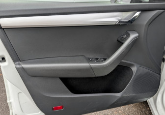 Подержанный автомобиль Skoda Octavia Liftback 2018 года (19 фото)