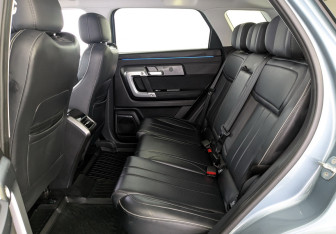 Подержанный автомобиль Jaecoo J7 2024 года (10 фото)