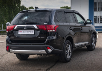 Подержанный автомобиль Mitsubishi Outlander 2018 года (5 фото)