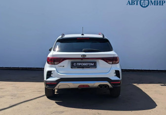 Подержанный автомобиль Kia Rio Hatchback 2021 года (7 фото)
