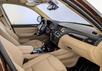 Подержанный автомобиль BMW X3 2016 года (10 фото)