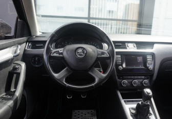 Подержанный автомобиль Skoda Octavia Wagon 2014 года (15 фото)