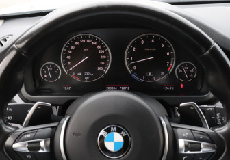 Подержанный автомобиль BMW X5 2014 года (11 фото)