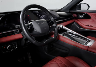 Подержанный автомобиль Exeed RX 2023 года (14 фото)