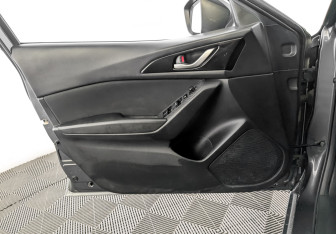 Подержанный автомобиль Mazda 3 Sedan 2014 года (19 фото)